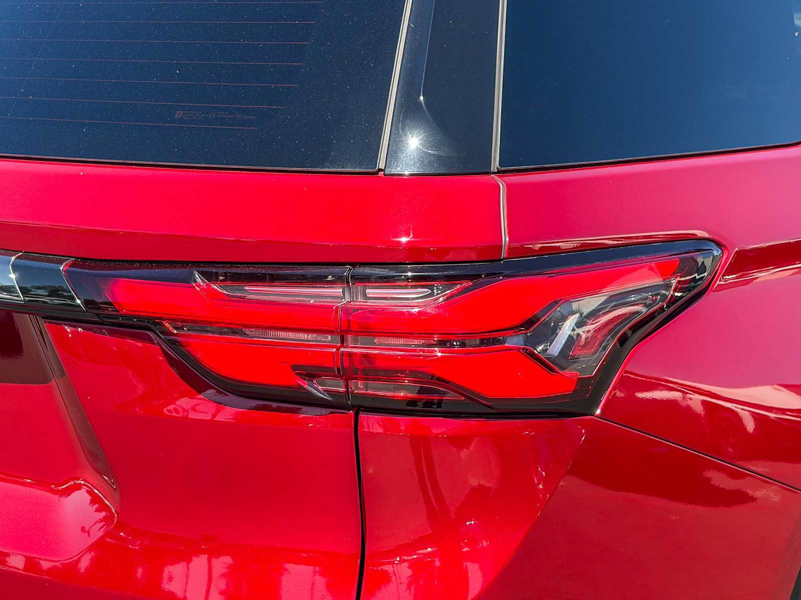 Used 2022 Chevrolet Traverse Premier w/ Redline Edition AWD/4WD image 9