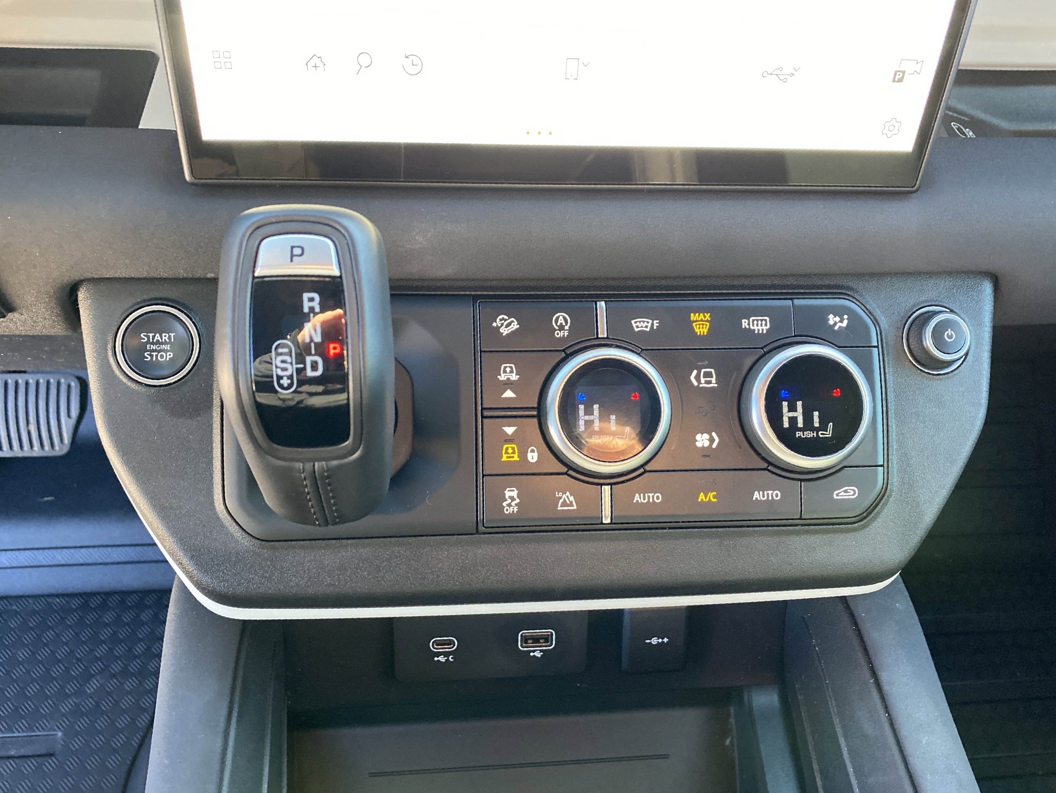 Used 2023 Land Rover Defender 130 X-Dynamic SE image 39