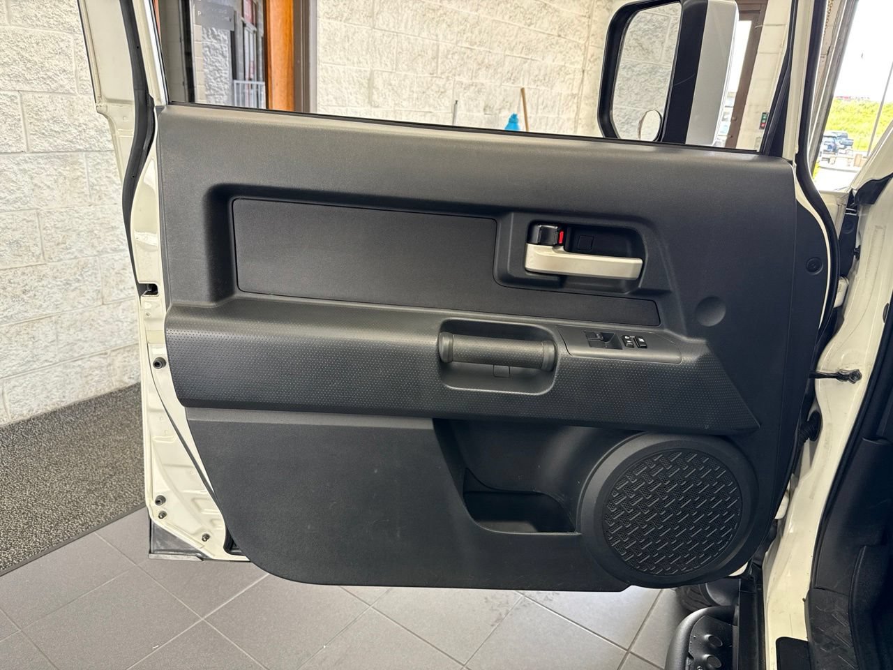Used 2014 Toyota FJ Cruiser 4WD w/ Convenience Package image 38