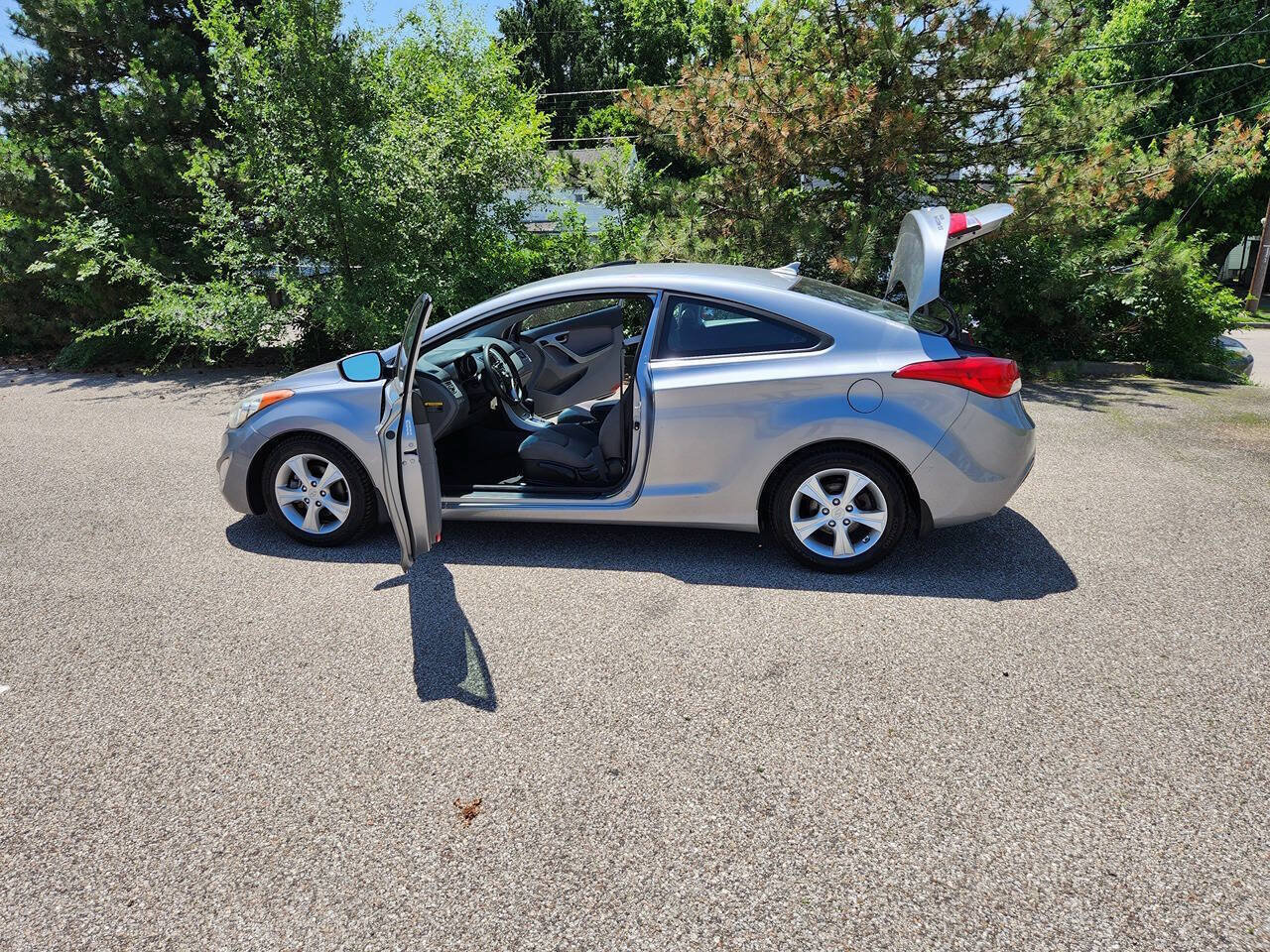Used 2013 Hyundai Elantra FWD image 24