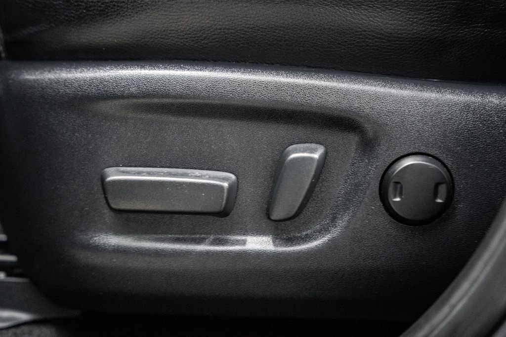 Used 2016 Toyota RAV4 Limited w/ Advanced Technology Package image 33