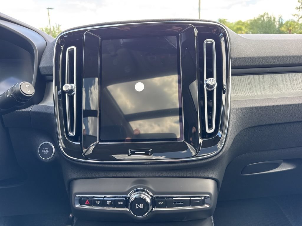 New 2026 Volvo XC40 B5 Plus w/ Climate Package AWD/4WD image 25