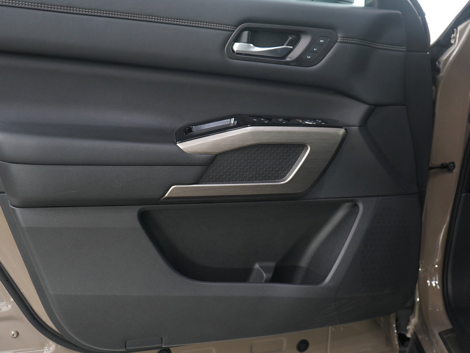 Used 2023 Nissan Pathfinder Platinum w/ Lighting Package (N92) image 20