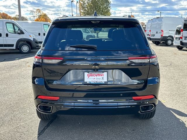 Used 2023 Jeep Grand Cherokee 30th Anniversary image 3