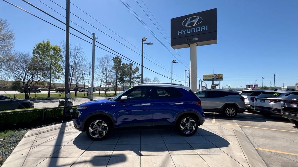 Certified 2021 Hyundai Venue SEL image 4