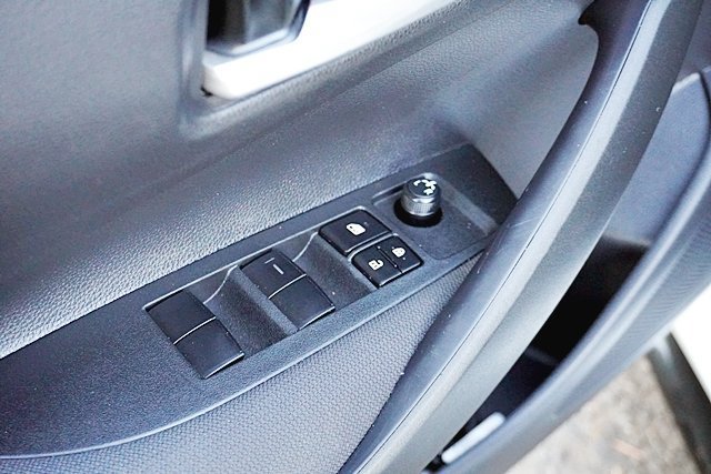 Used 2026 Toyota Corolla SE FWD image 32