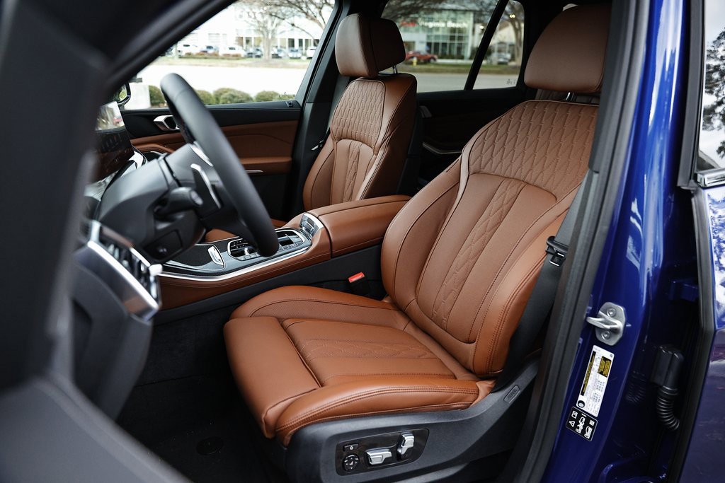 New 2026 BMW X5 M60i w/ Climate Comfort Package image 21