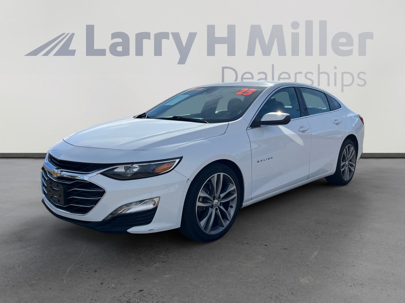 Used 2023 Chevrolet Malibu LT image 1