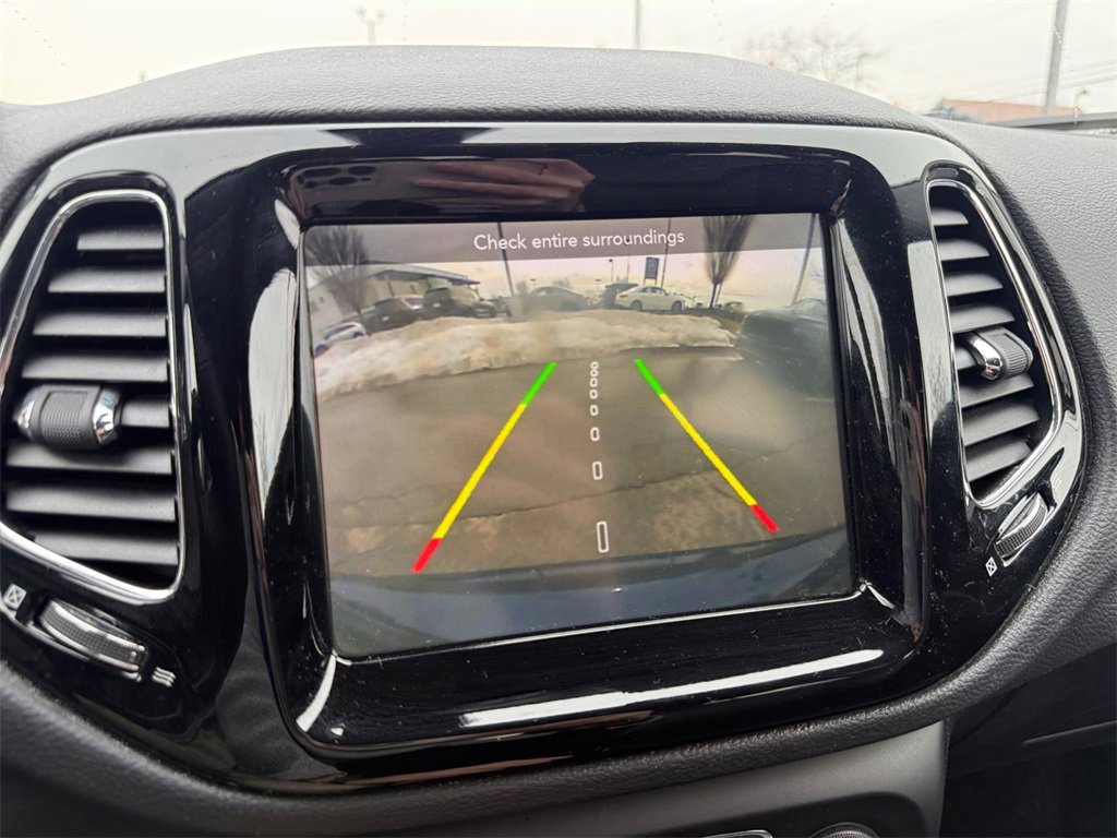 Used 2018 Jeep Compass Limited image 18