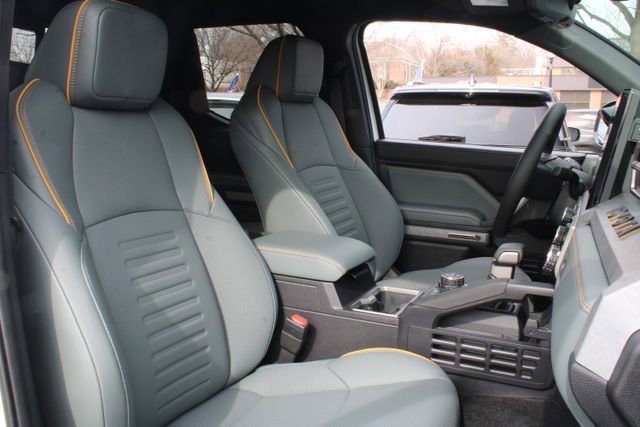 Used 2025 Toyota Tacoma Trailhunter image 32