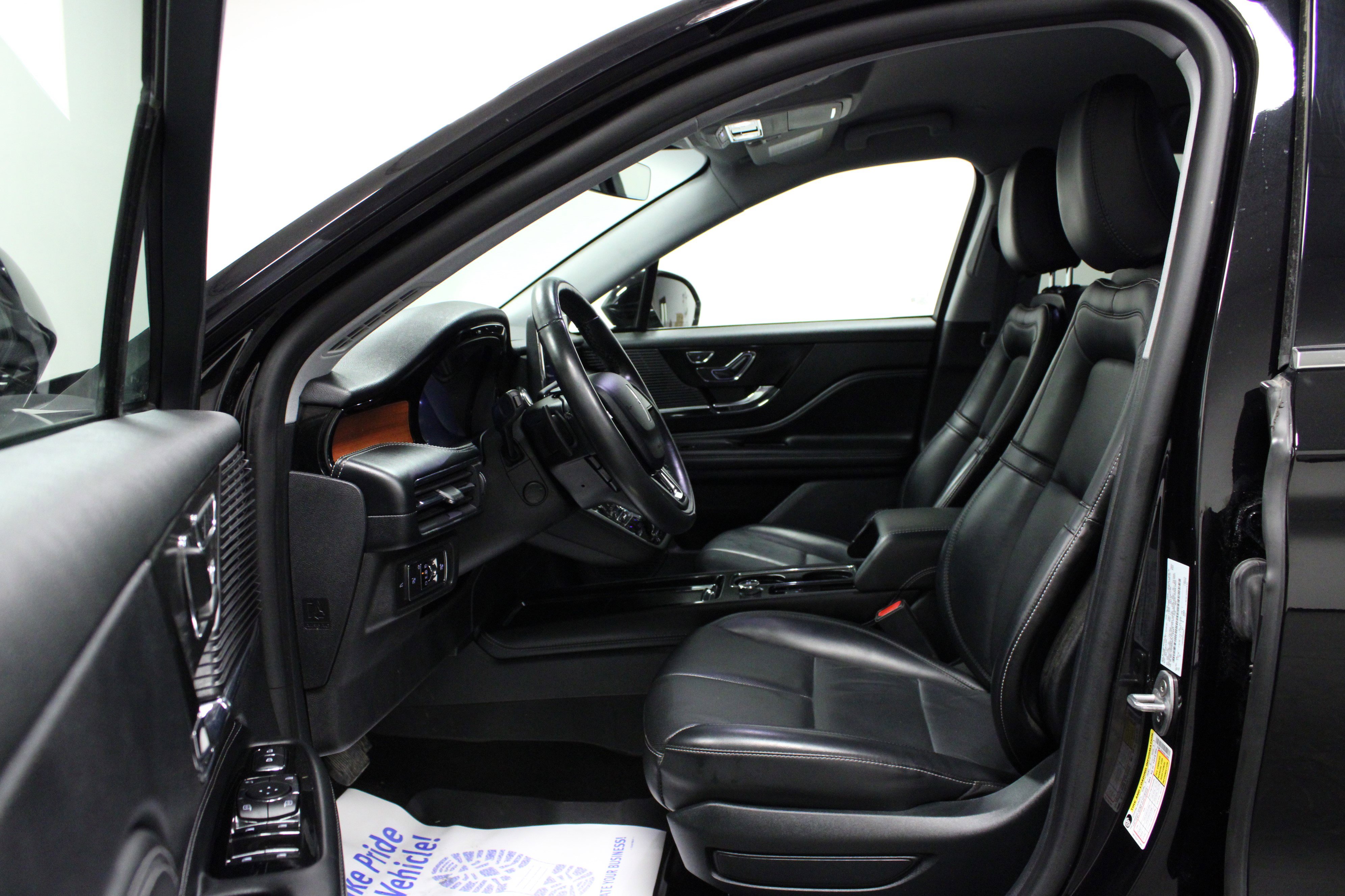 Used 2022 Lincoln Corsair Reserve w/ Elements Package image 12