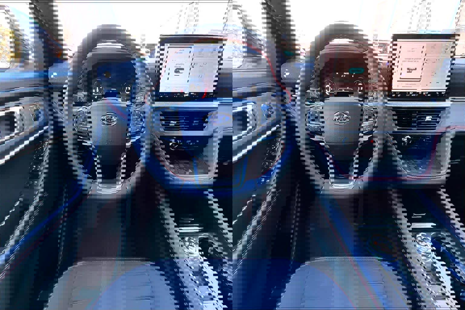 Used 2025 Ford Explorer ST-Line w/ Premium Package image 10