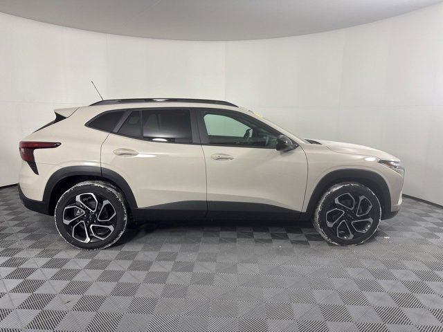 New 2026 Chevrolet Trax RS w/ Sunroof Package image 2