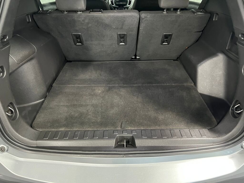 Used 2023 Chevrolet Equinox LT w/ Driver Convenience Package image 7