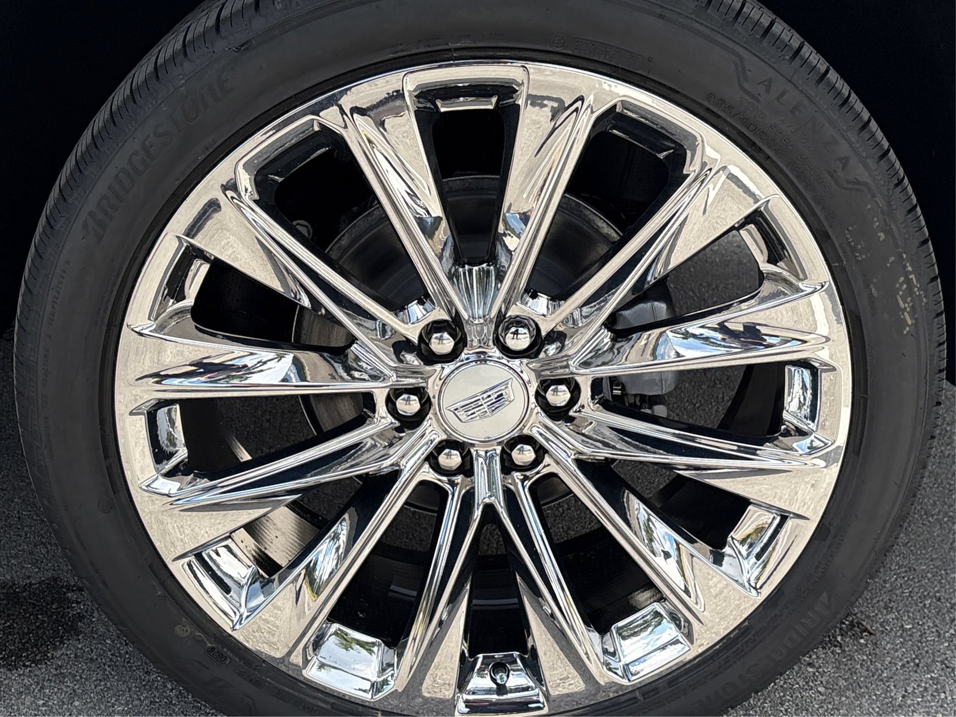 New 2026 Cadillac Escalade Luxury w/ LPO, Radiant Package AWD/4WD image 13