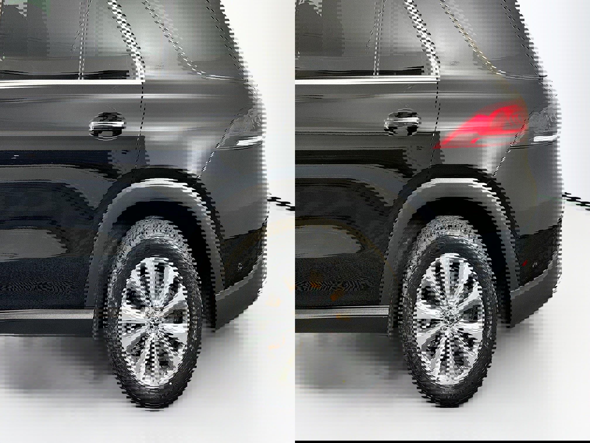 Used 2021 Mercedes-Benz GLE 450 4MATIC image 45