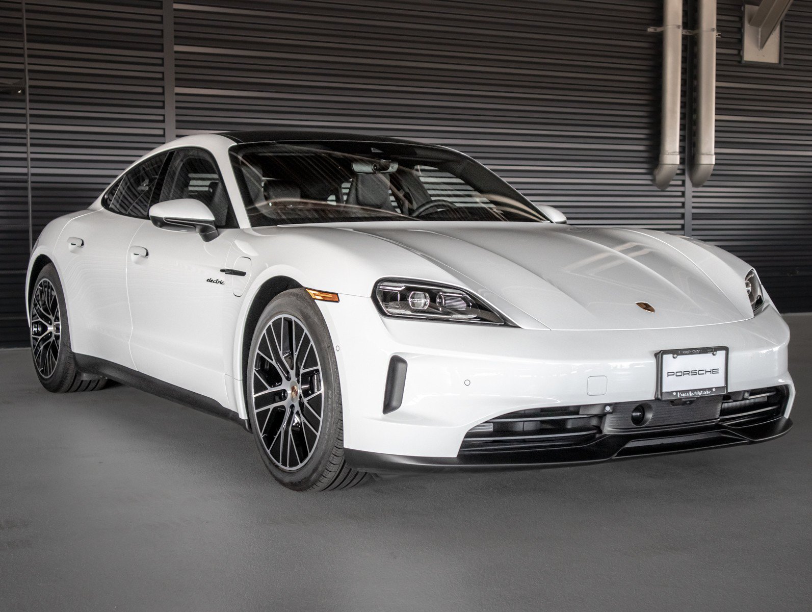 Certified 2026 Porsche Taycan AWD/4WD image 7