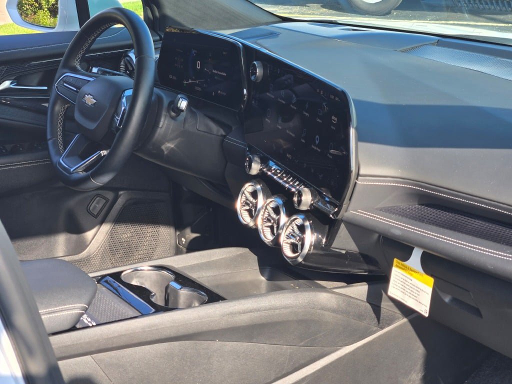 Certified 2024 Chevrolet Blazer EV LT AWD/4WD image 8