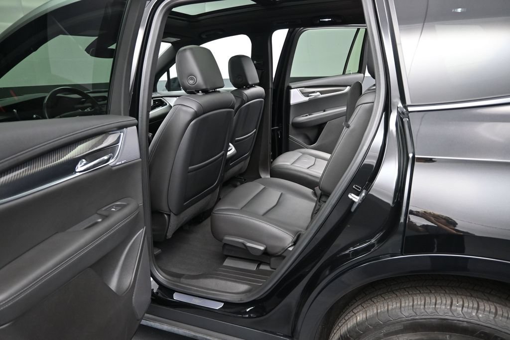 Certified 2023 Cadillac XT6 Sport w/ LPO, Floor Liner Package AWD/4WD image 14