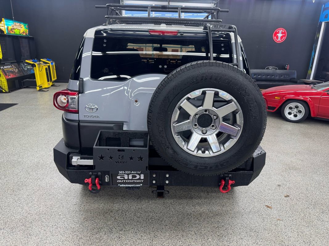 Used 2014 Toyota FJ Cruiser 4WD w/ Convenience Package image 4