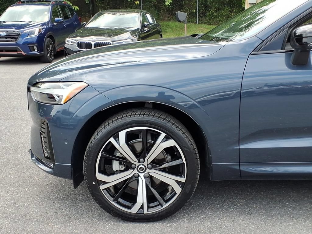 Used 2024 Volvo XC60 B5 Ultimate w/ Protection Package Premier AWD/4WD image 7