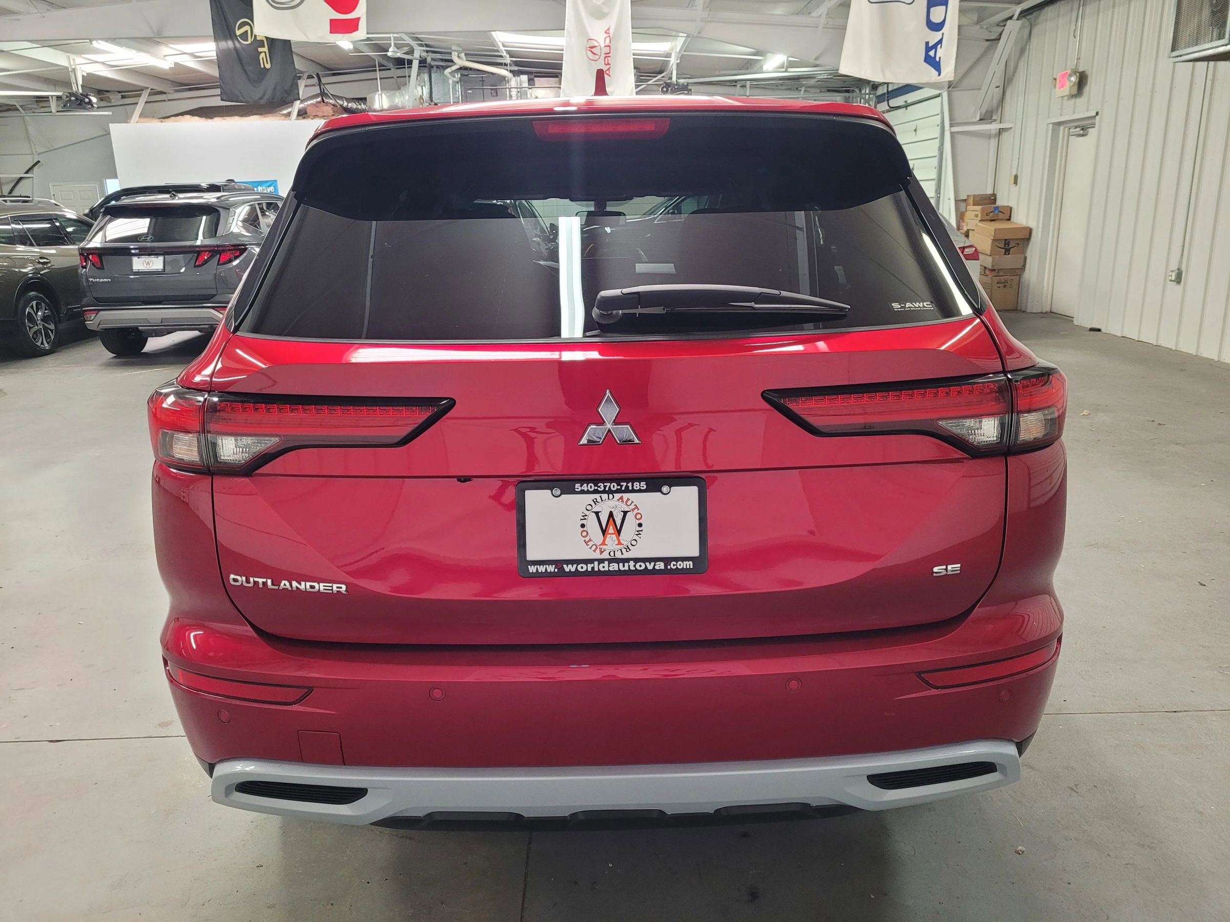 Used 2024 Mitsubishi Outlander SE Black Edition image 6