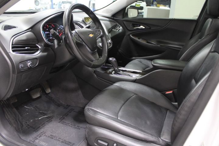 Used 2018 Chevrolet Malibu Premier w/ Premier Sun and Wheel Package image 20