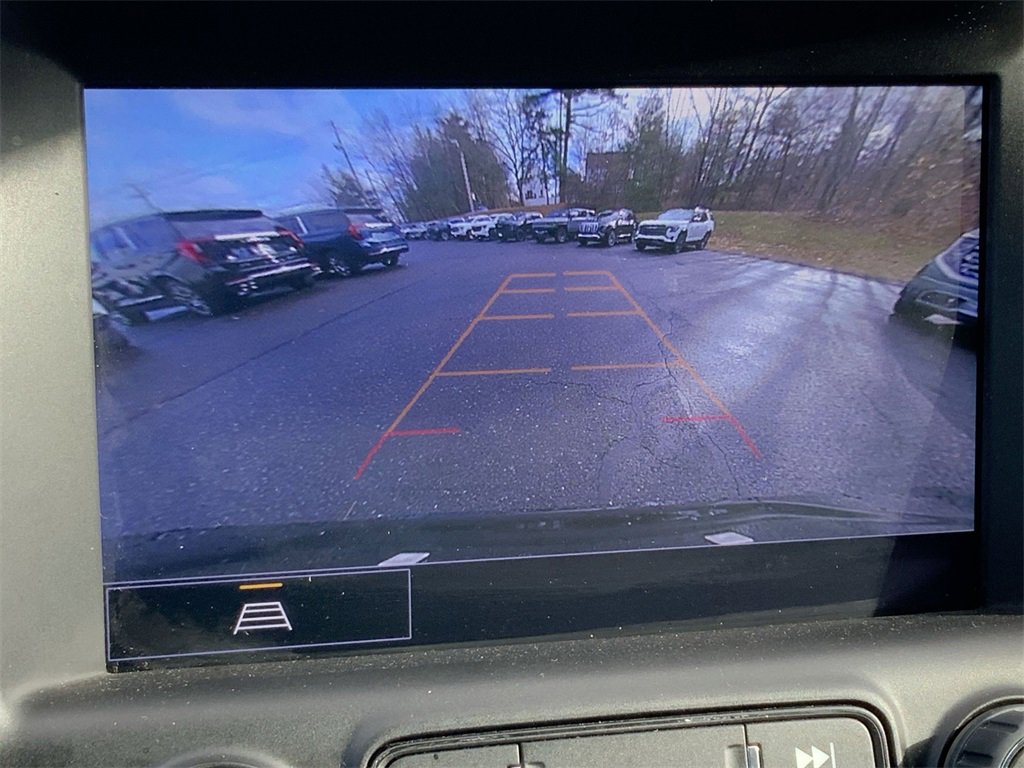 Used 2024 GMC Terrain SLT image 15