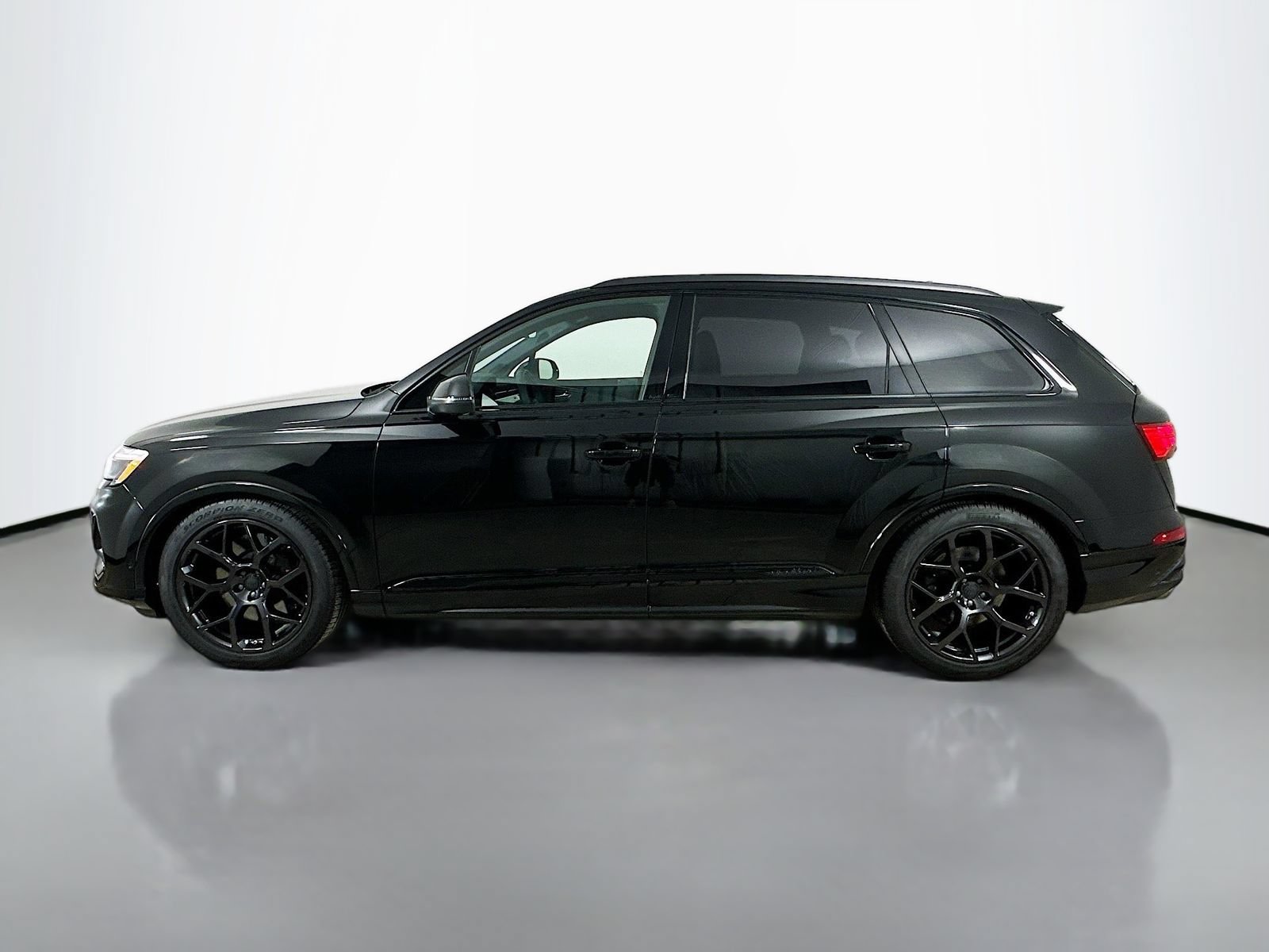 New 2026 Audi SQ7 Premium Plus AWD/4WD image 8