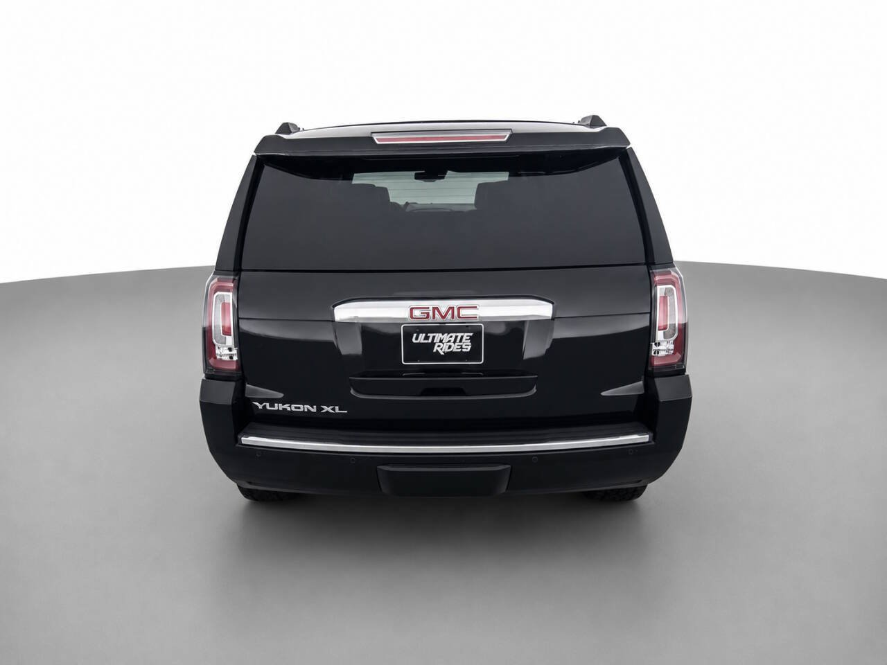 Used 2017 GMC Yukon XL Denali w/ Open Road Package AWD/4WD image 6