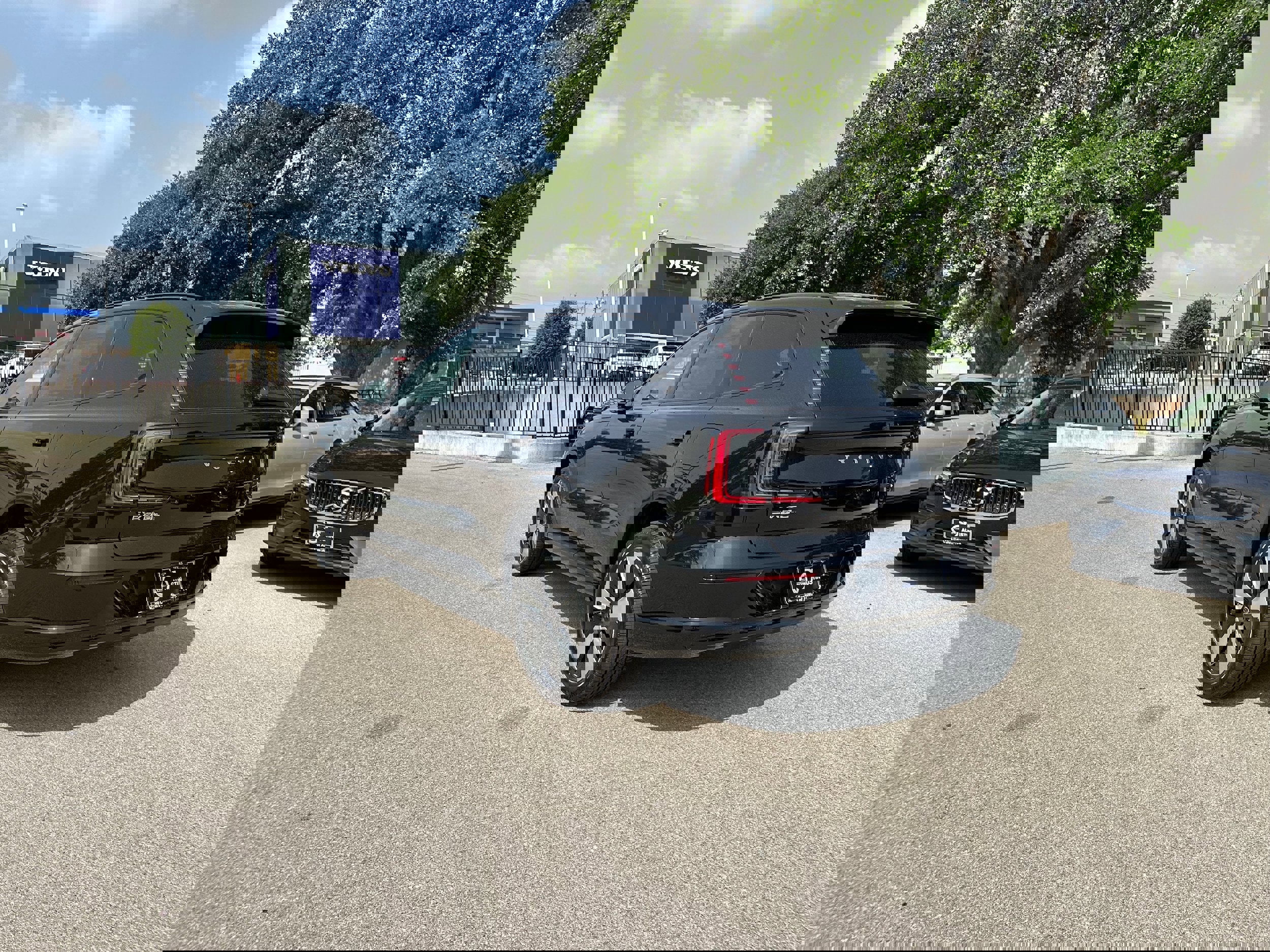 New 2025 Volvo EX90 Plus image 4