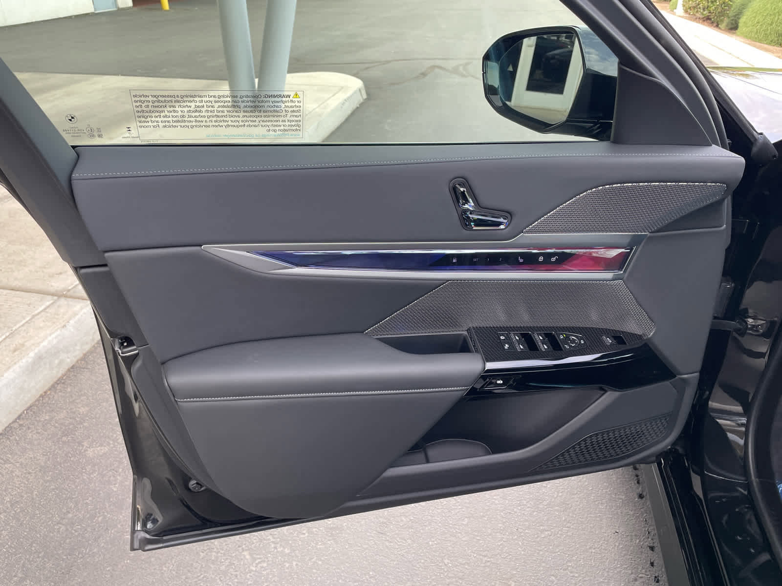 New 2026 BMW 750e xDrive w/ Executive Package image 15