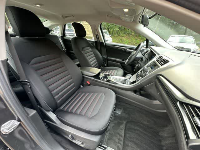Used 2015 Ford Fusion SE w/ Equipment Group 201A FWD image 17