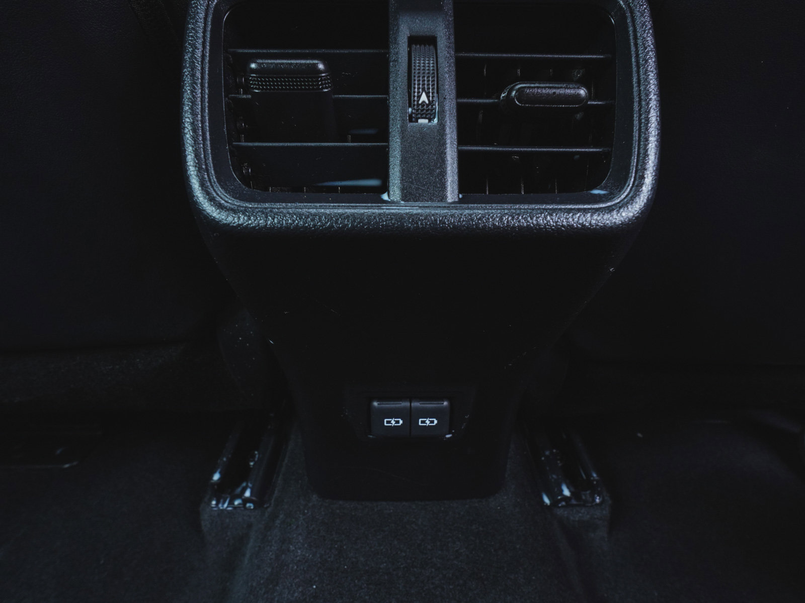 Used 2023 Lexus UX 250h AWD w/ Premium Package image 37