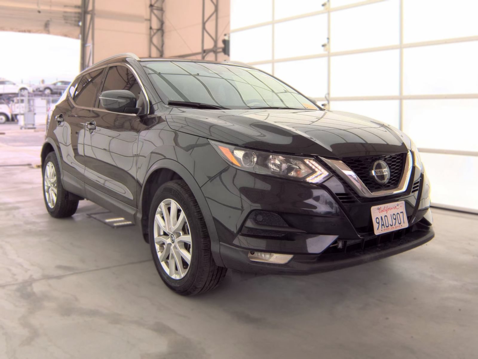 Used 2022 Nissan Rogue Sport SV FWD image 4