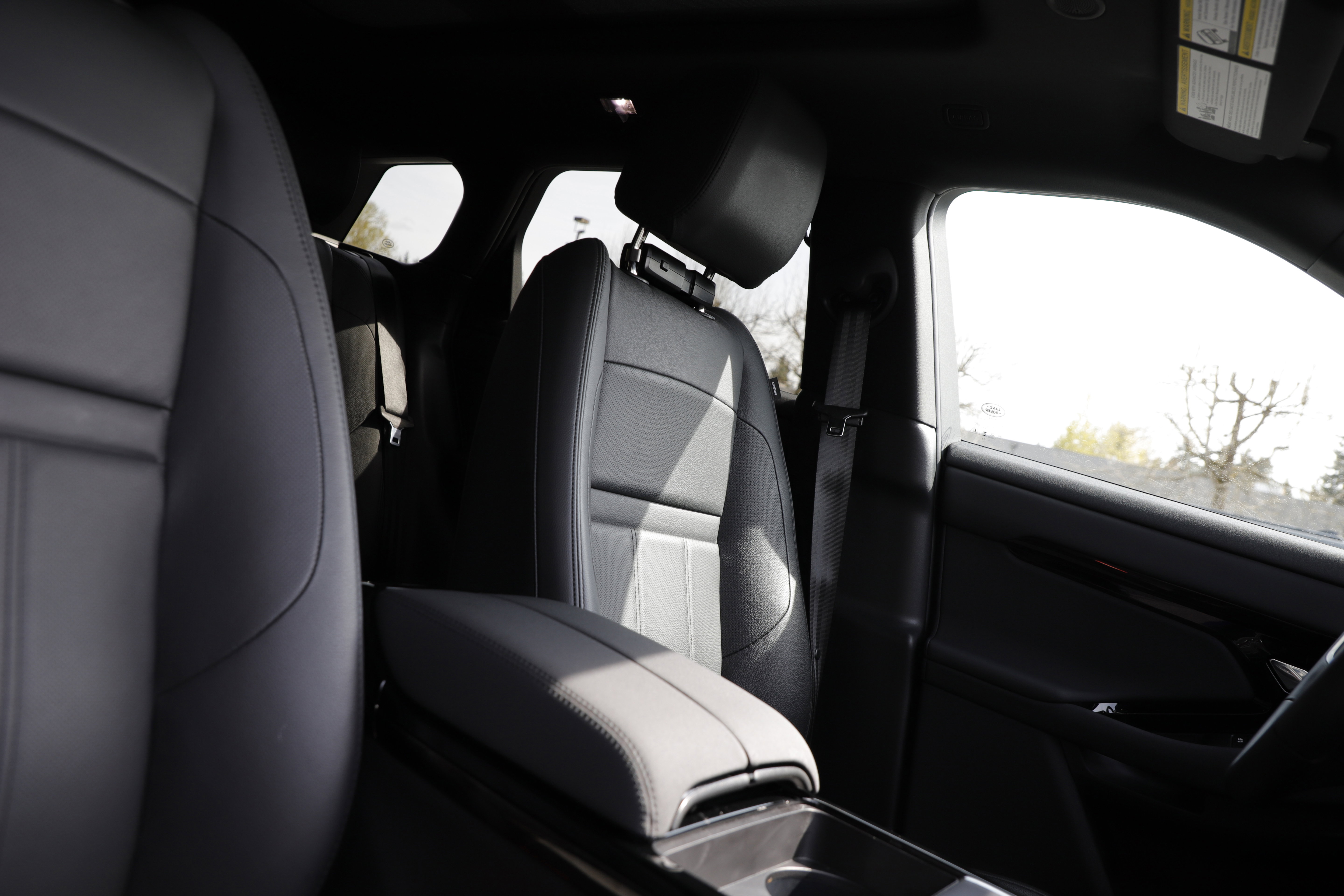 Certified 2025 Land Rover Range Rover Evoque Dynamic SE image 9