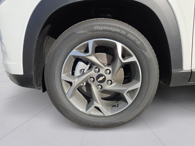 Used 2026 Chevrolet Trax LT w/ LT Convenience Package FWD image 9