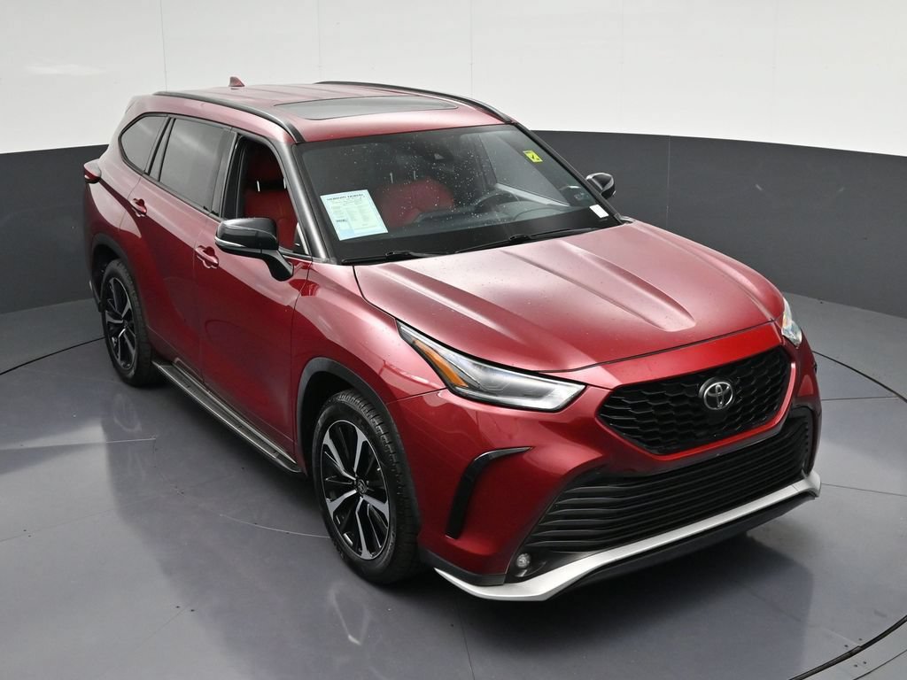 Used 2021 Toyota Highlander XSE FWD image 23