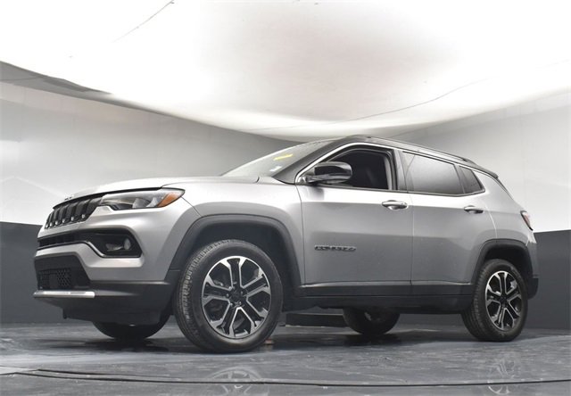 Used 2022 Jeep Compass Limited image 32
