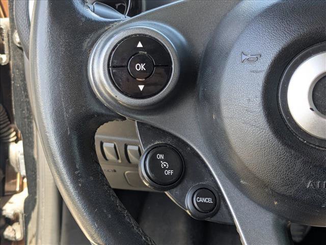 Used 2016 smart fortwo passion image 5