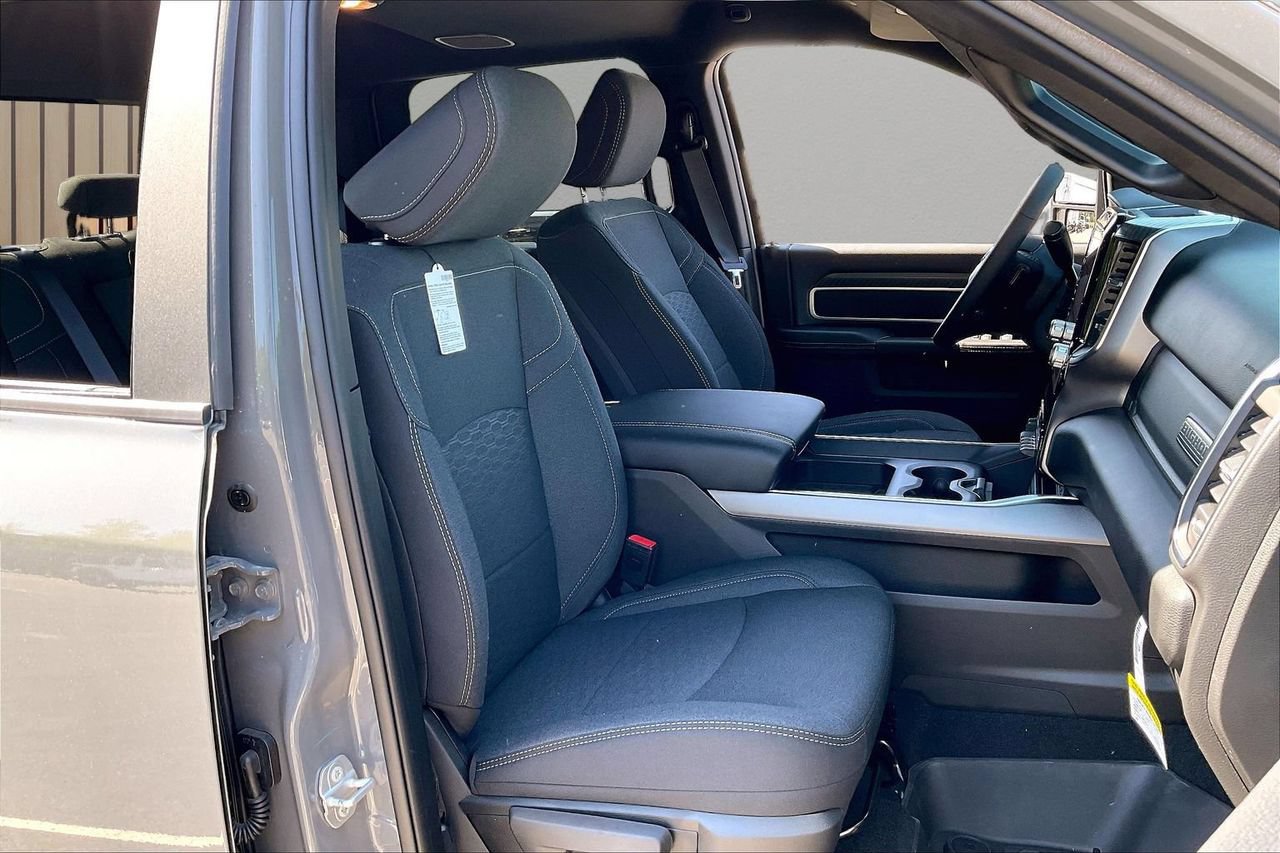 New 2026 RAM 2500 Big Horn AWD/4WD image 21