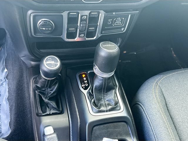 Used 2025 Jeep Gladiator Sport AWD/4WD image 16