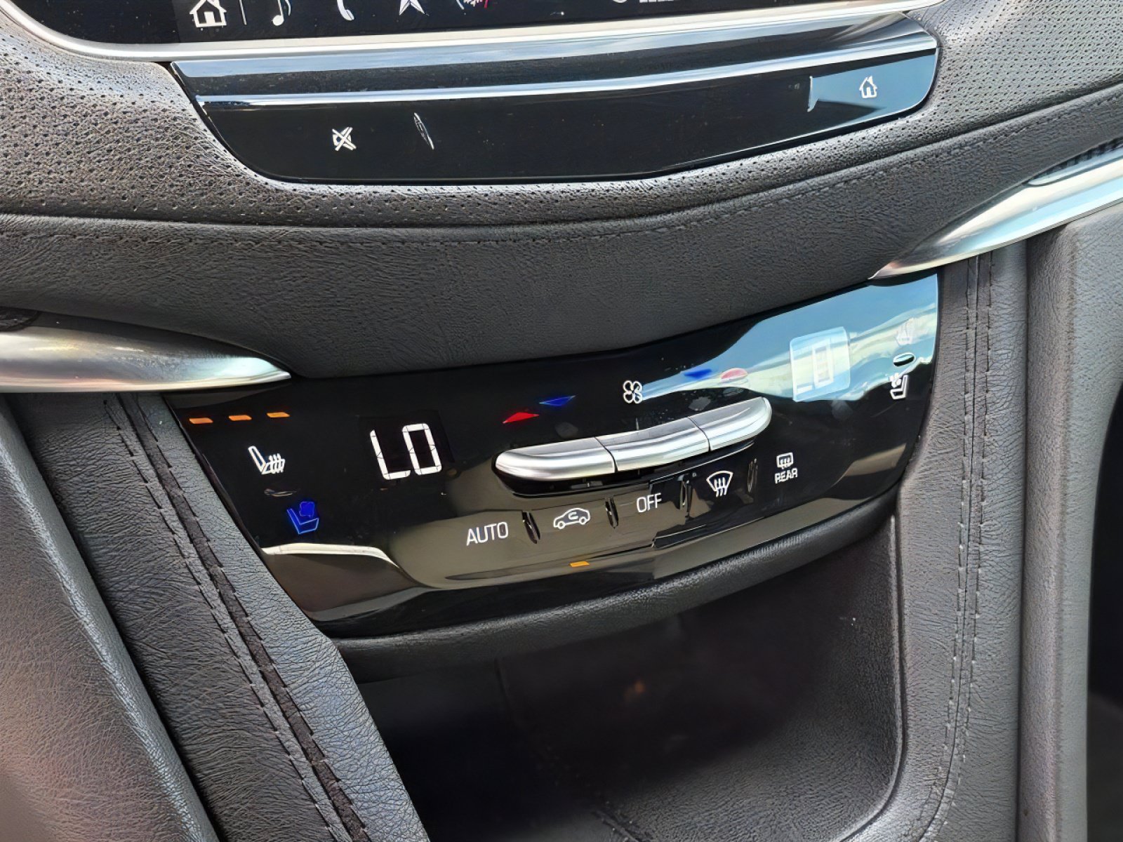 Used 2024 Cadillac XT5 Sportv w/ Technology Package AWD/4WD image 26