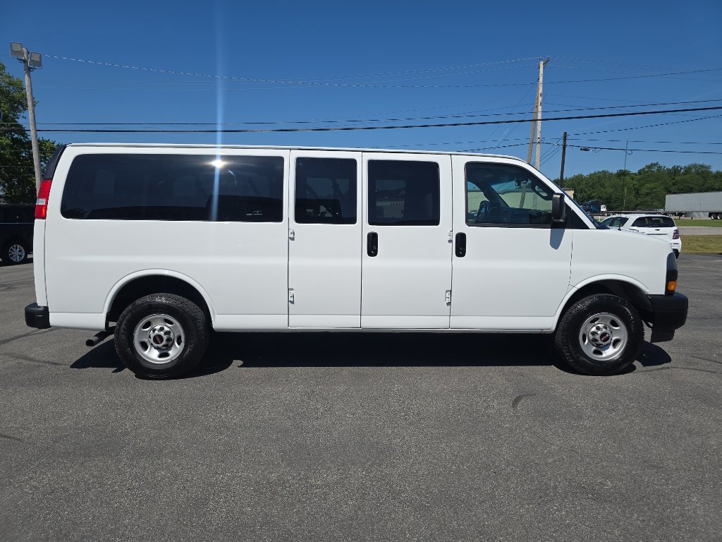 Used 2023 GMC Savana 3500 LS RWD image 5