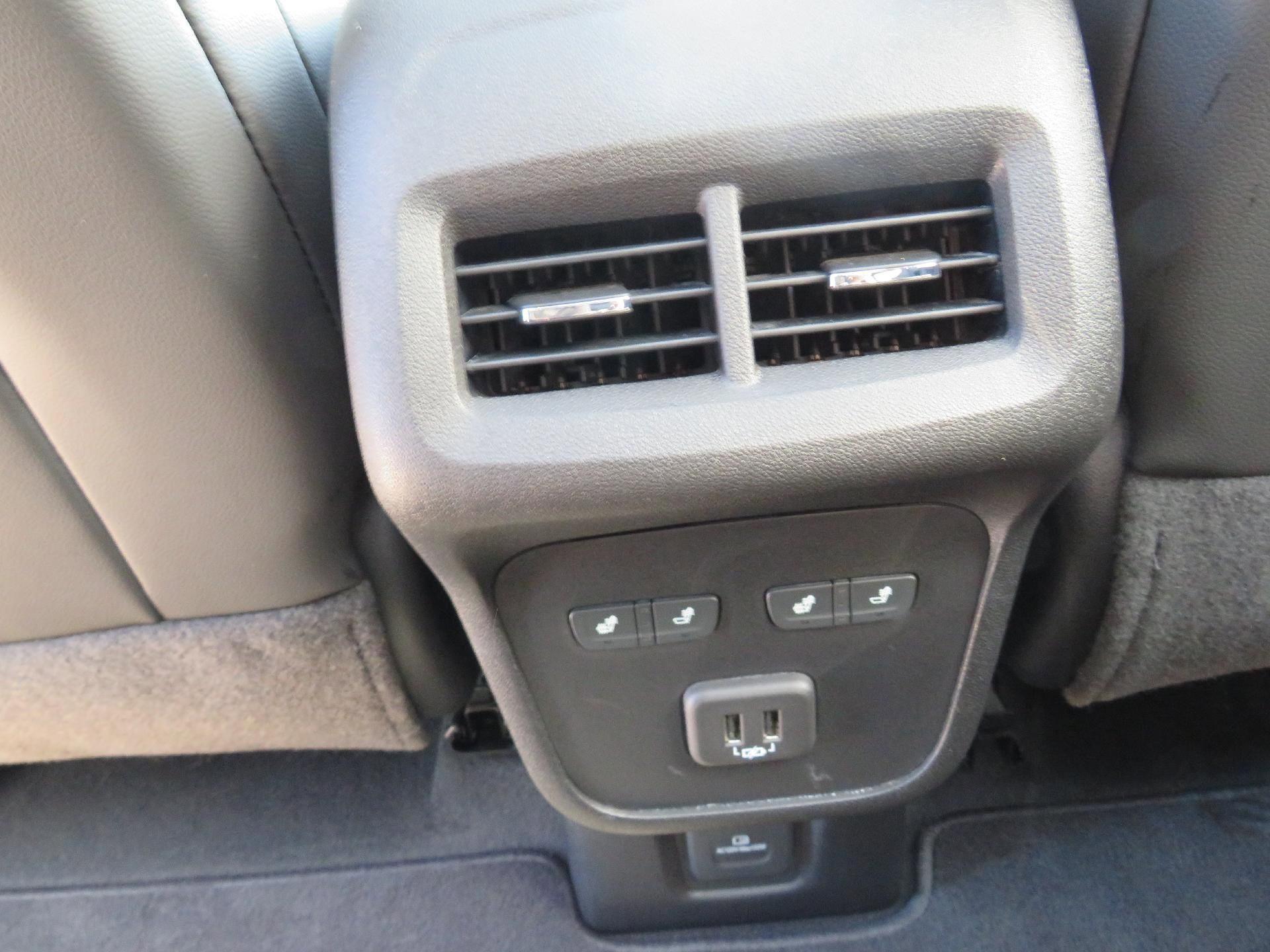 Used 2022 Chevrolet Equinox Premier image 10