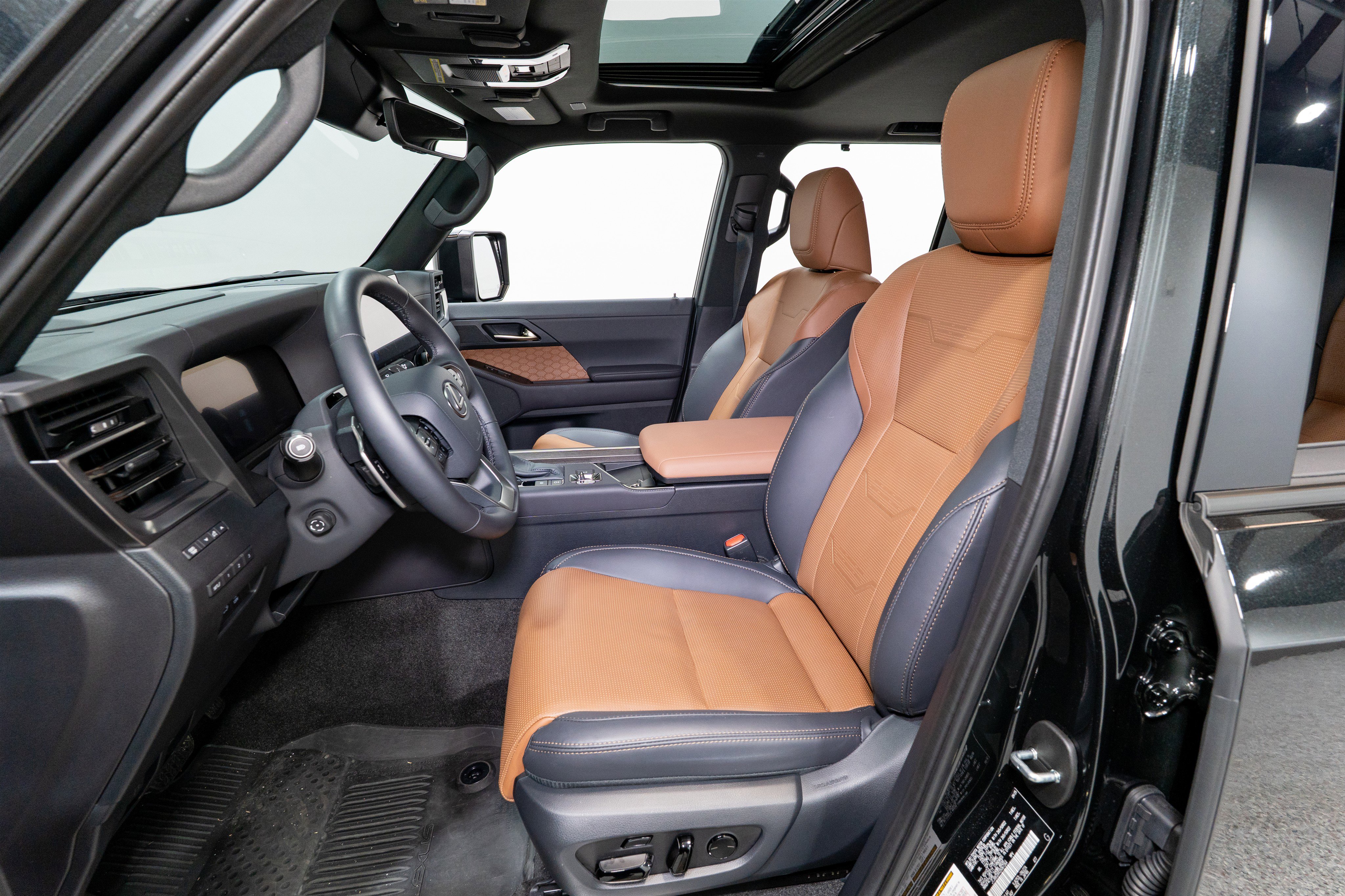 Used 2025 Lexus GX 550 image 16