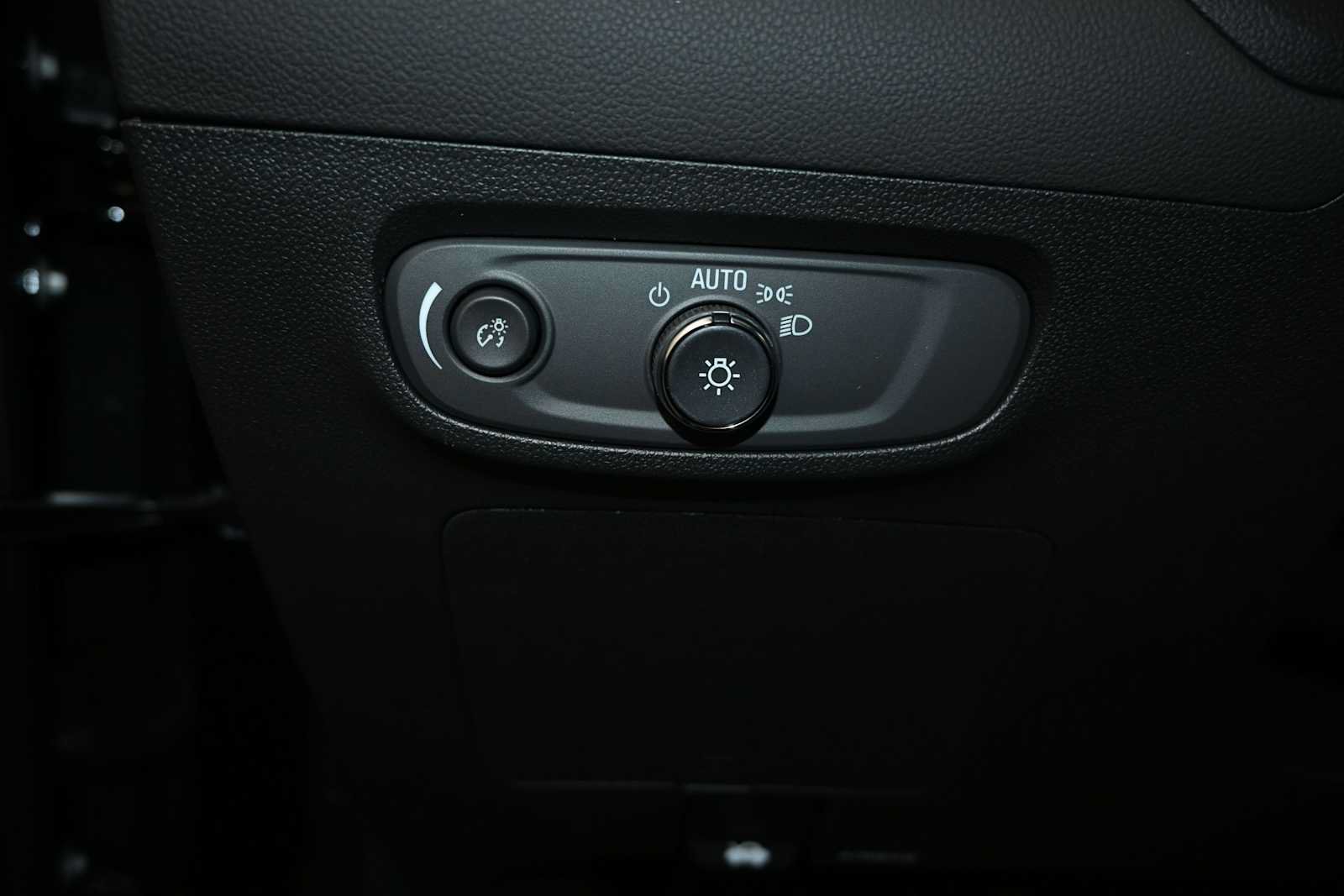 New 2026 Buick Encore GX Sport Touring w/ Comfort Package AWD/4WD image 18
