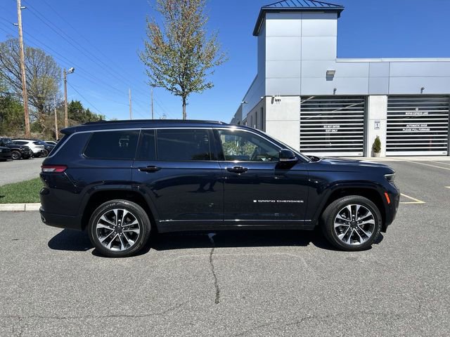 Used 2024 Jeep Grand Cherokee L Overland w/ Luxury Tech Group IV AWD/4WD image 9
