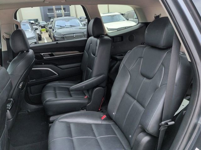 Used 2020 Kia Telluride SX w/ Towing Package FWD image 14