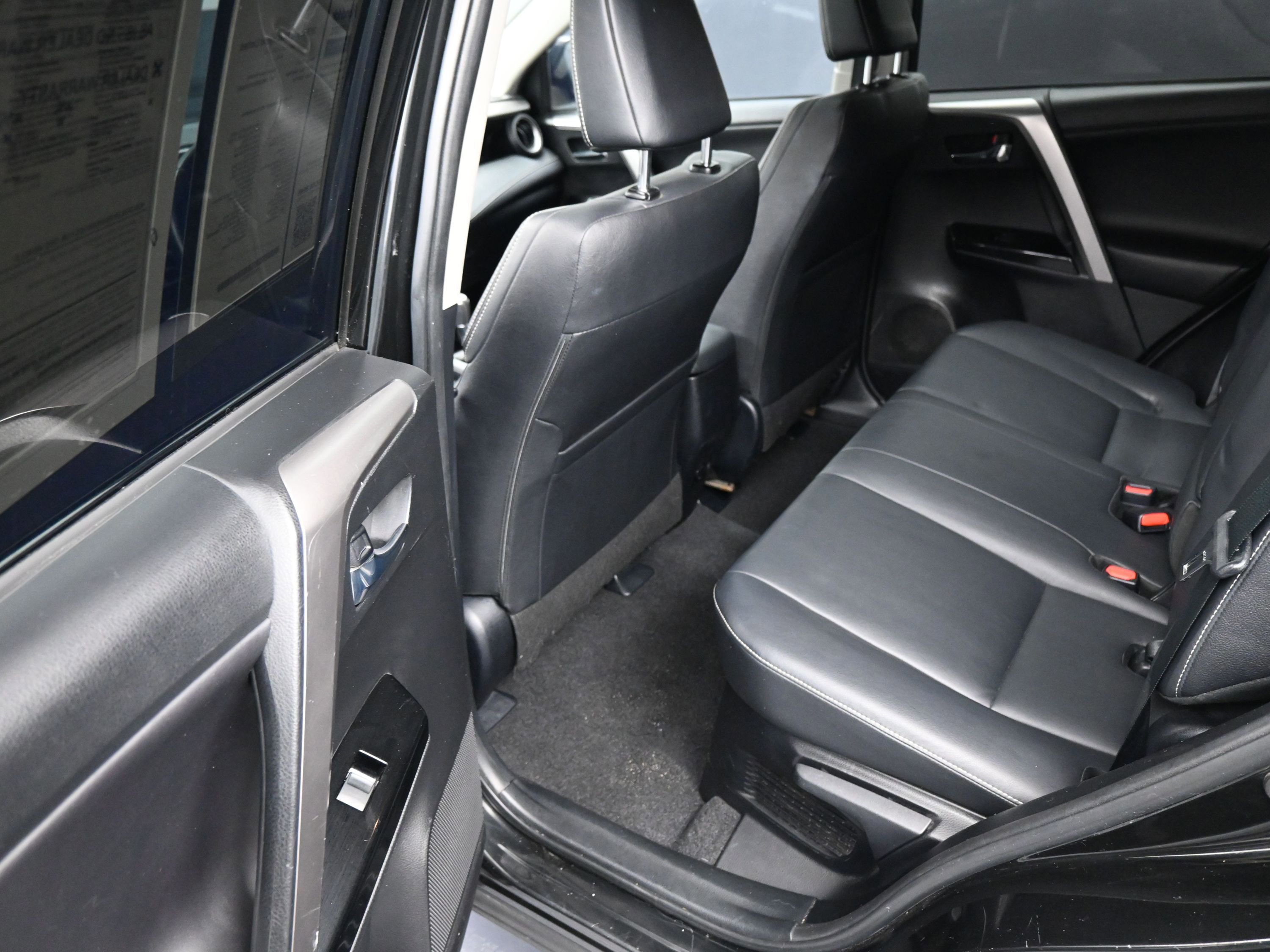 Used 2016 Toyota RAV4 Limited AWD/4WD image 18